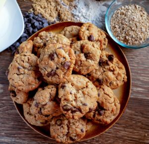 No-Guilt-Peanut-Butter-Chocolate-Chip-Cookies-1
